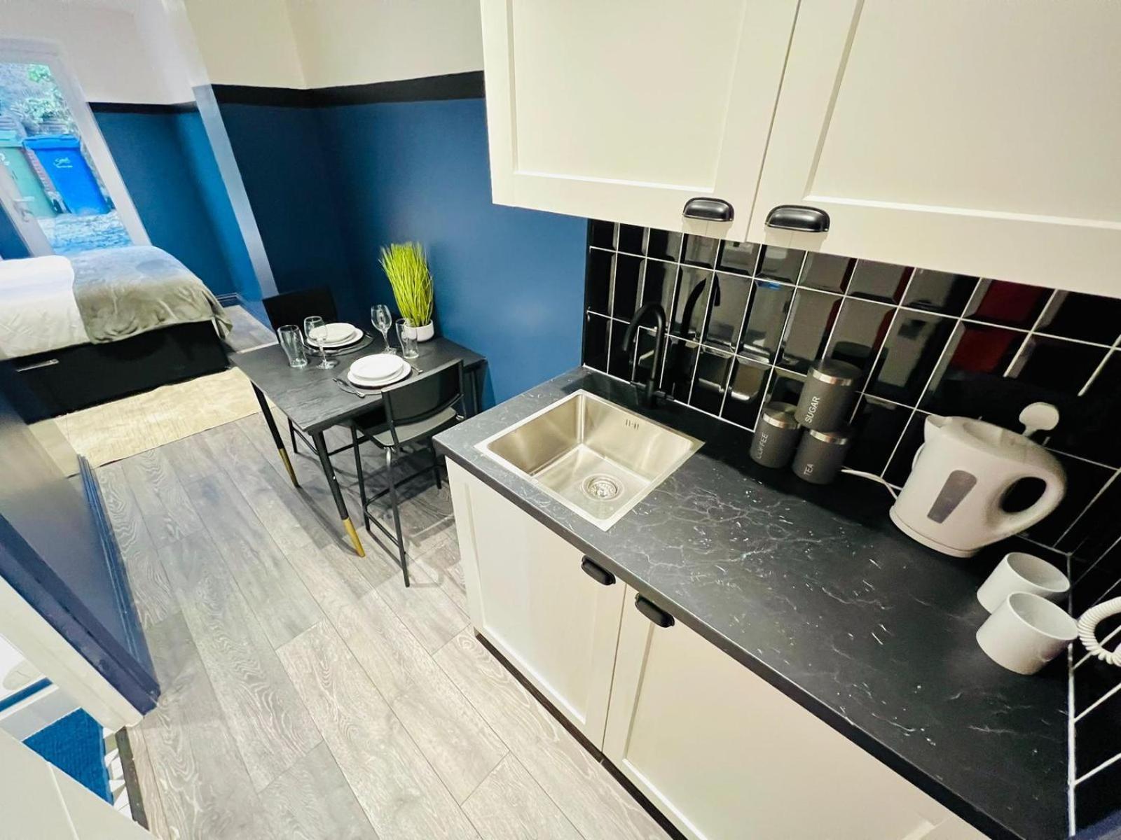 London 61 Central Studio, Ideal For Tourists High Recommend!!! מראה חיצוני תמונה