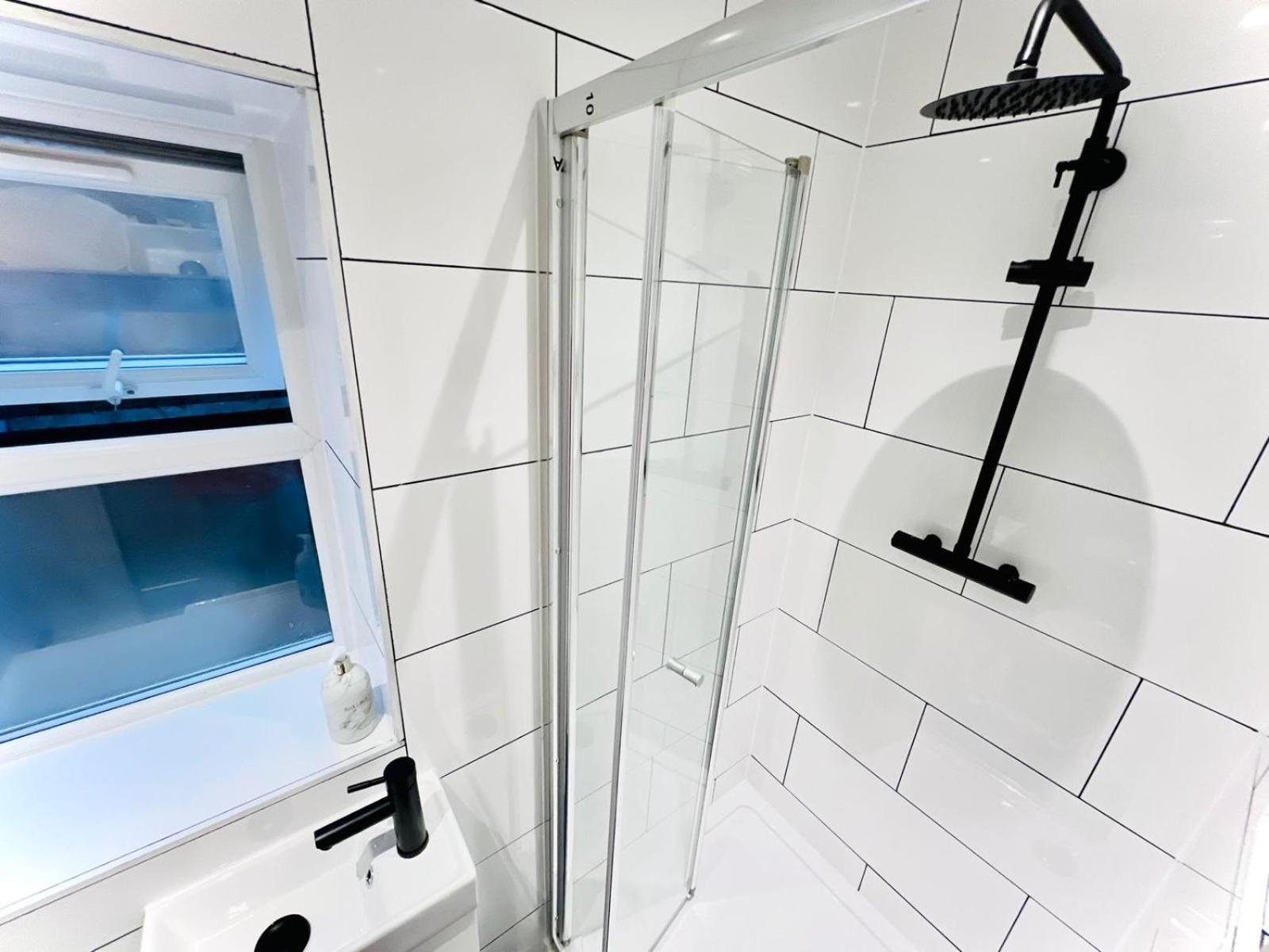 London 61 Central Studio, Ideal For Tourists High Recommend!!! מראה חיצוני תמונה